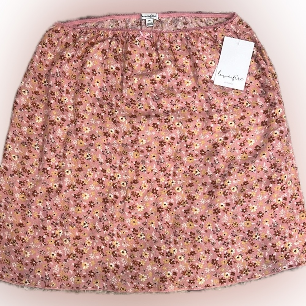 NWT Ditsy Floral Skirt